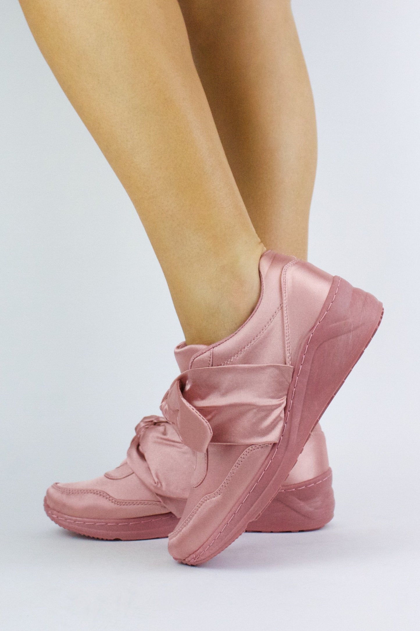 Aria Pink Bow Trainer