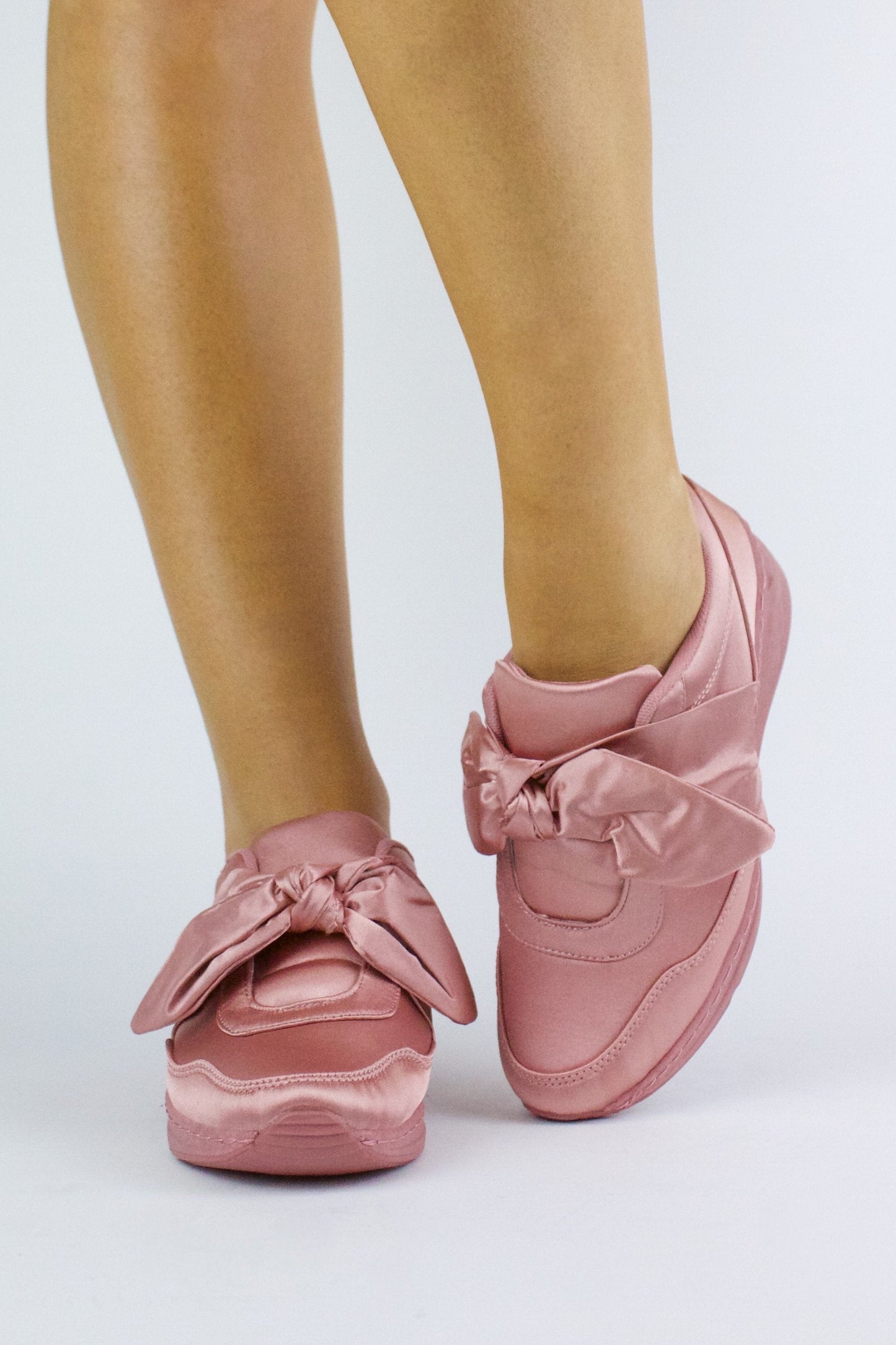 Aria Pink Bow Trainer