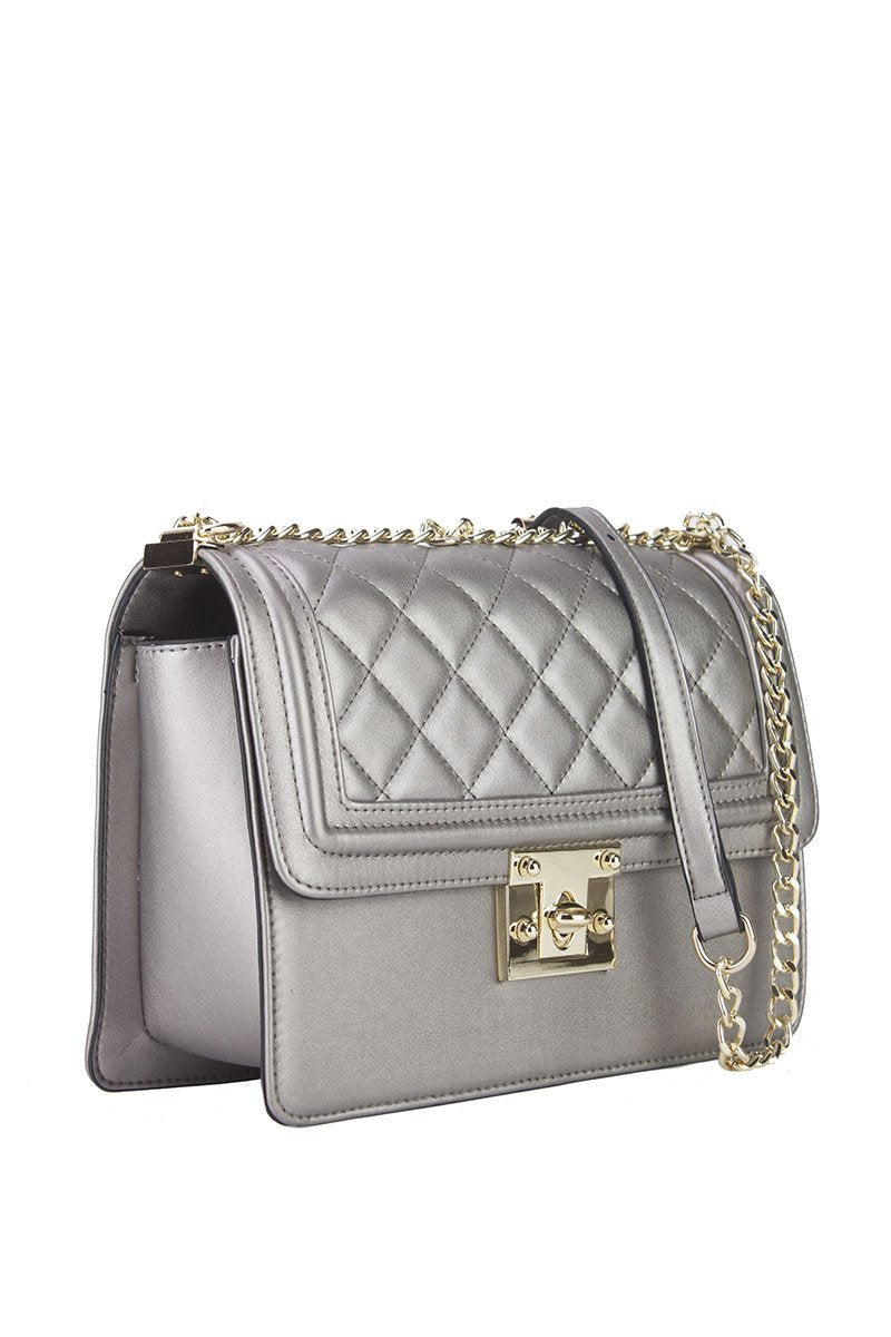 Bella Oyster Quilted Chain Shoulder Bag With Gold Detail